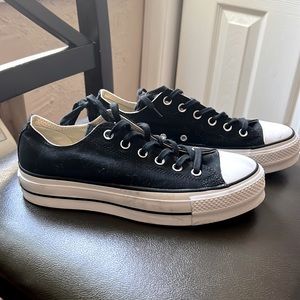 Size 9.5 women’s platform converse